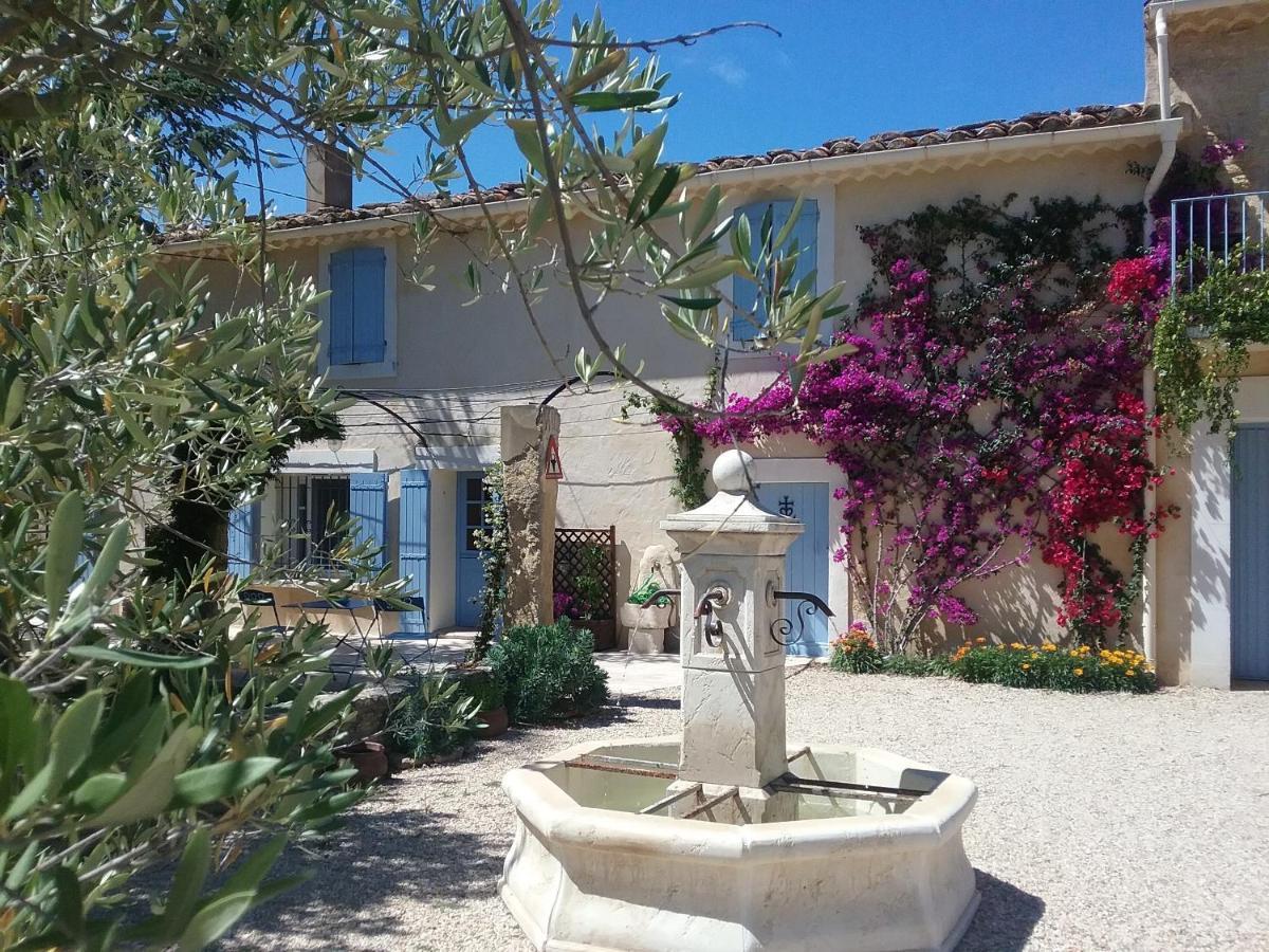 Mas Des Bougainvillees Sernhac Exteriör bild