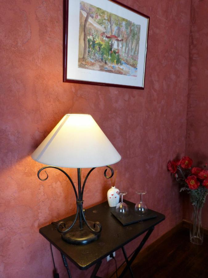 Mas Des Bougainvillees Sernhac Exteriör bild